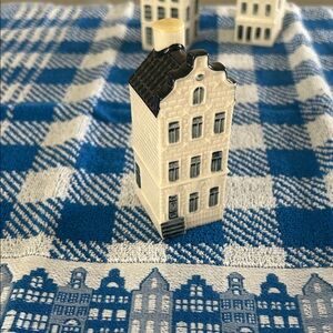 KLM Bols #45 Delft Blue miniature ceramic house Sealed